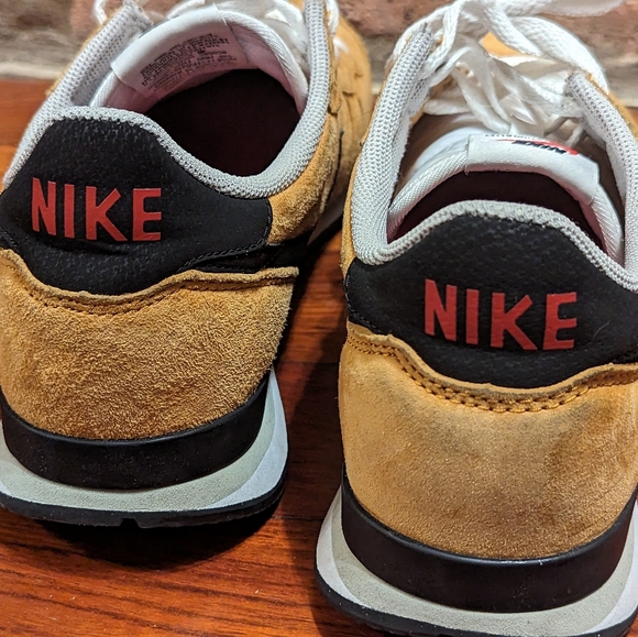 Nike Internationalist Suede Leather 631755-700 Men's Size 11 Shoes - Picture 7 of 10